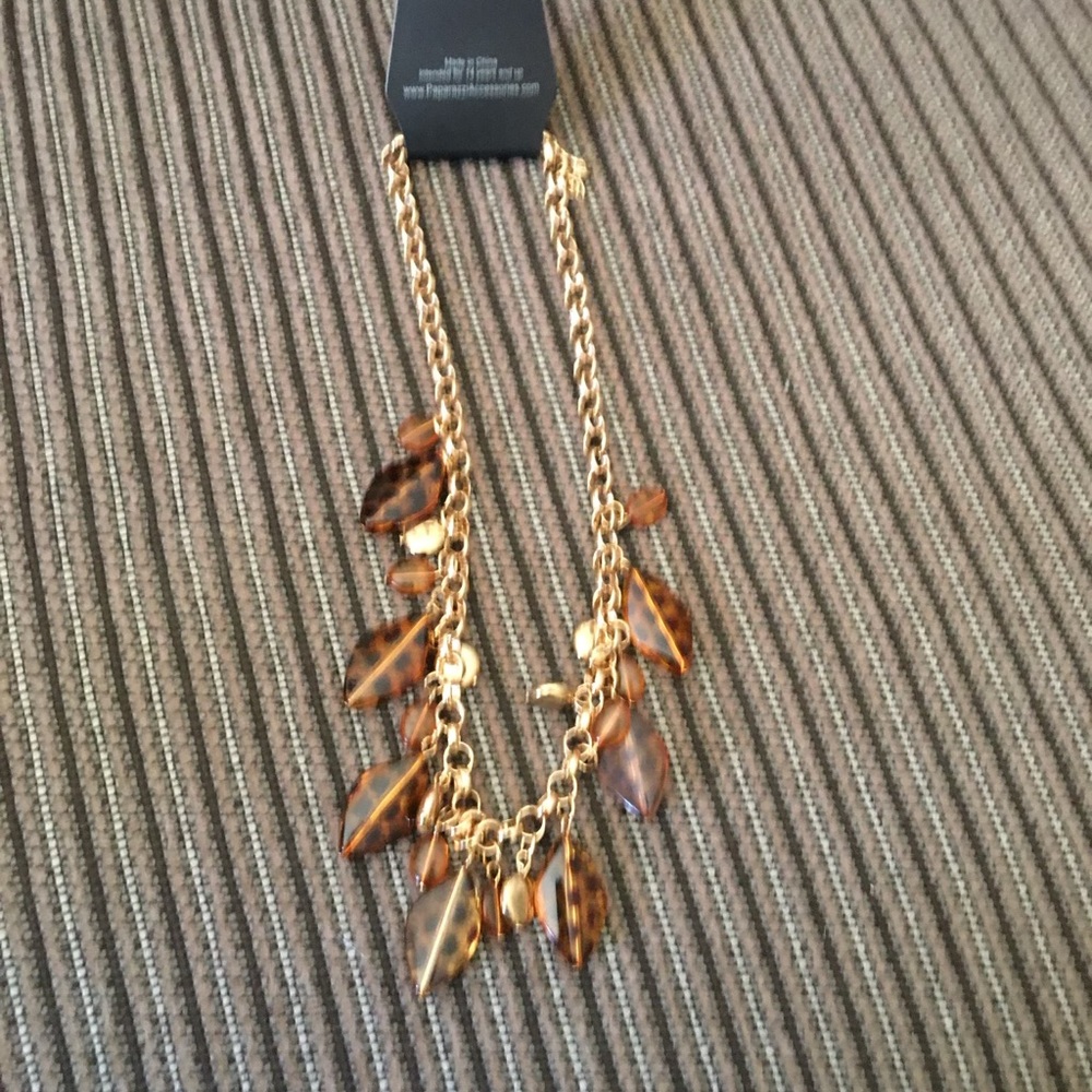 7 for $20 gold leopard dangle necklace